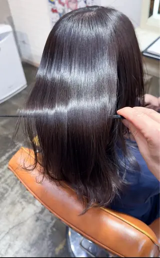 ミディアム カラー Chic シックのヘアスタイル