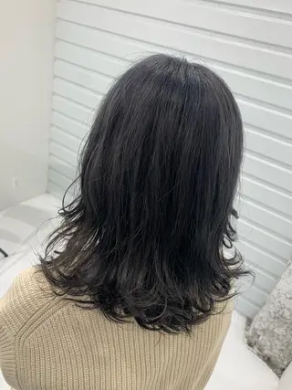 セミロング カラー TAKUMI .のヘアスタイル