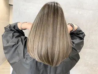 ミディアム カラー ヘアアレンジ マツエク・マツパ 井上 一平のヘアスタイル