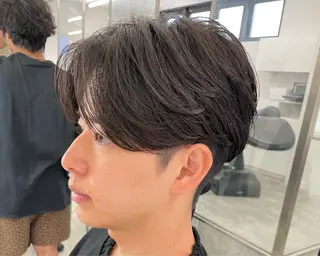 パーマ メンズ Lond LOGAN所属・古田和也/メンズパー マ特化美容師/波巻きのヘアスタイル