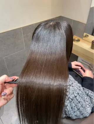 ロング 縮毛矯正/髪質改善 クルミのヘアスタイル