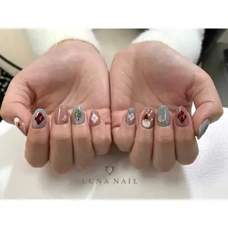 ネイル アトリエ　ミモザ所属・いまむら あかりのネイルデザイン