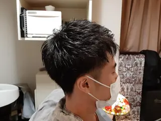 ショート ラヴィ・ザ・バーバー所属・佐々木 良佑のヘアスタイル