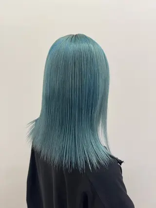 カラー ブリーチ・縮毛矯正 三島佳音のヘアスタイル