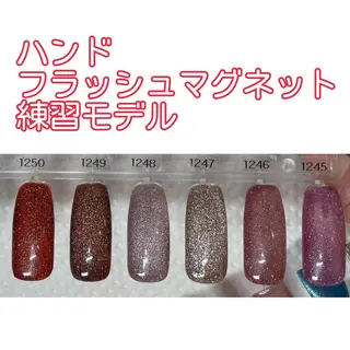 ネイル mofie🤍ユミ/ 恵比寿/パラジェルのネイルデザイン