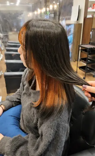 ロング カラー 関口 友菜のヘアスタイル