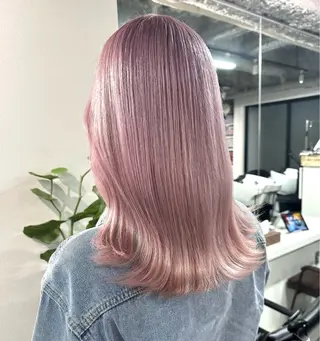 セミロング W-TOKYO所属・ハイトーン/艶カラー 𝐧𝐨𝐚のヘアスタイル