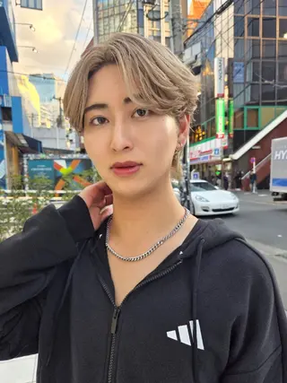 メンズ カラー メンズ ヘアメイク  ハイトーン キャロのヘアスタイル