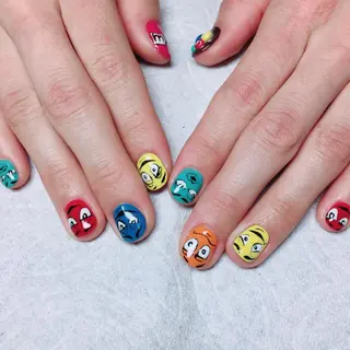 ネイル THECOLORS所属・近貞 莉奈のネイルデザイン