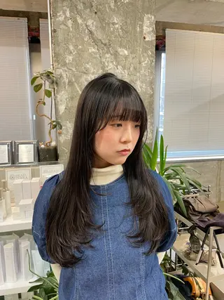 ロング アライ レンカのヘアスタイル