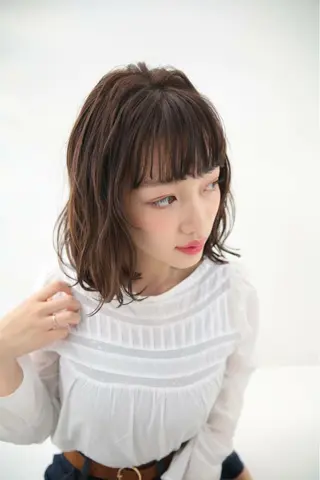 ミディアム ブリーチなしダブル/ レイヤーカット 小棹のヘアスタイル