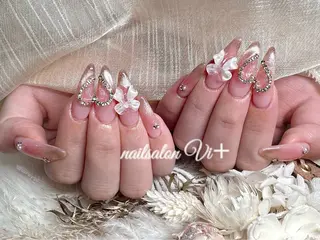 ネイル ✨Nailsalon Vi+✨のネイルデザイン