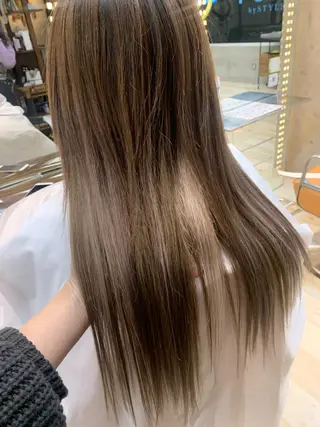 ロング にった みずきのヘアスタイル