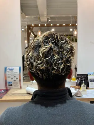 ショート パーマ メンズ 前田 梨沙のヘアスタイル