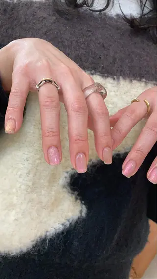 ミディアム nailsalon　hue所属・小山 羽奈のネイルデザイン