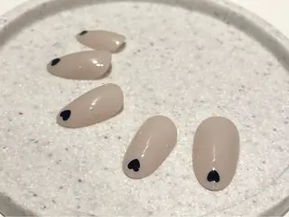 ネイル Nailsalon Repos.所属・Rika🌼 シンプル•マグネットのネイルデザイン