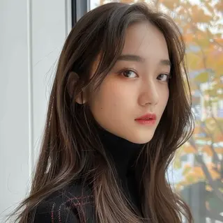 ロング カラー 岡田 佳子のヘアスタイル