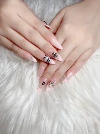 ネイル &ME Momoのネイルデザイン