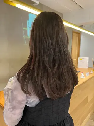 ロング こだわりのレイヤー /透明感カラーのヘアスタイル
