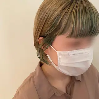 カラー 勝海 絢音のヘアスタイル