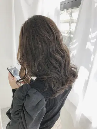 セミロング カラー 🍎吉川浩生 トップスタイリストのヘアスタイル