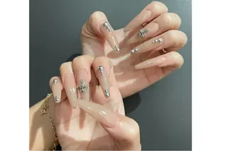 ネイル NAIL Salon IP所属・長谷川 奈緒美のネイルデザイン