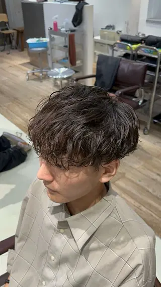 パーマ メンズ fifth原宿 宮部蓮のヘアスタイル