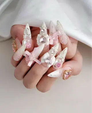 ネイル Lina nail所属・Luna 池袋のネイルデザイン