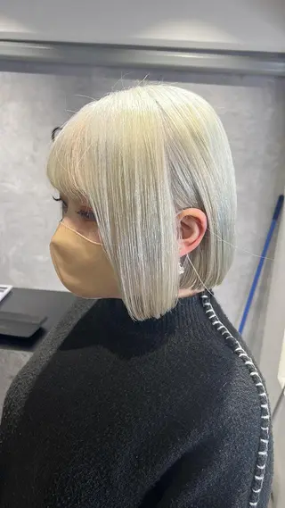 ショート カラー mimiiy梅田 中崎町ハイトーンのヘアスタイル