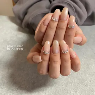ネイル BONHEUR Annaのネイルデザイン