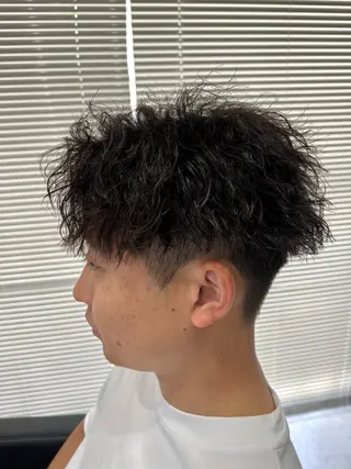 ショート パーマ メンズ ユウ🪄 パーマ指名No1のヘアスタイル