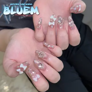 ネイル BLUEM なな🐶のネイルデザイン