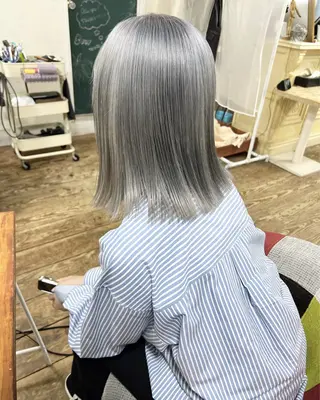ミディアム カラー アンメリーアン所属・【姫路】羽エクステ/ ブリーチ/HINAのヘアスタイル