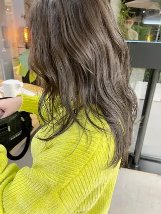 セミロング カラー マエダ リョウのヘアスタイル