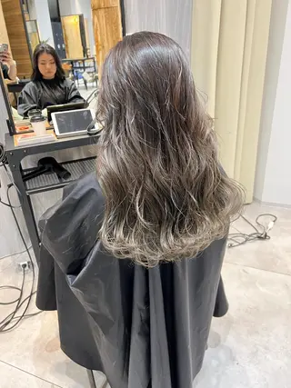 セミロング i.osaka所属・たつ/レイヤーカット 顔周り/髪質改善のヘアスタイル