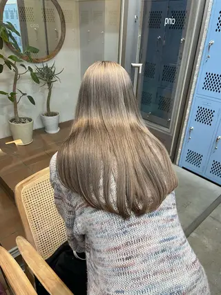 ロング カラー ハイトーンカラー 優海のヘアスタイル