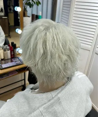 ショート カラー ケアブリーチ /髪質 改善/古橋圭史郎のヘアスタイル