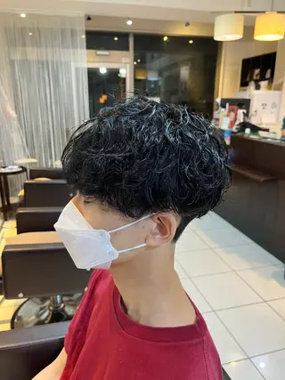 パーマ メンズ カ レラのヘアスタイル