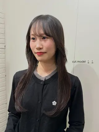 ロング レイヤーカット‎🤍 /ともえ🤎🧸のヘアスタイル