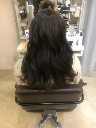 ロング 角床直哉 カラーカットNO 1のヘアスタイル