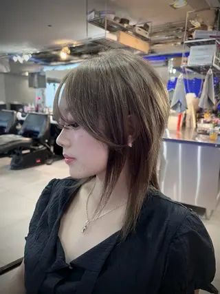 ミディアム AIRA/ブリーチ ‪/透明感カラーのヘアスタイル