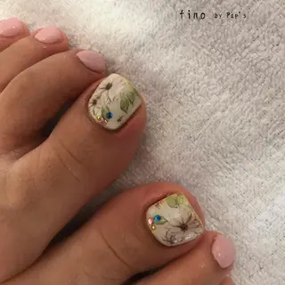 ネイル fino by Pap's所属・西畠 真由美のネイルデザイン