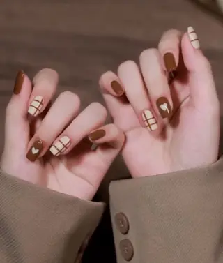 ネイル EMI ANA.CHUOのネイルデザイン