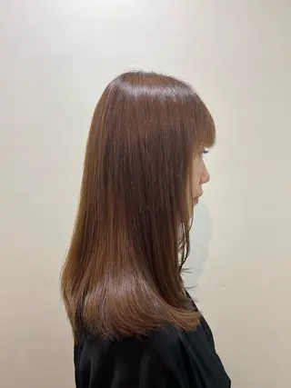 ロング アベ ナツミのヘアスタイル