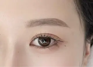 アイブロウ eyelush&eyebrow MOI所属・eyelush MOI🕊のマツエク・マツパデザイン