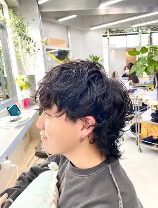 ショート パーマ メンズ 普通の美容室じゃない ⁉️/若林のヘアスタイル