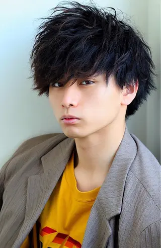 ミディアム Revo .のヘアスタイル