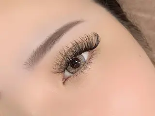 マツエク・マツパ 難波駅すぐ🩵当日予 約◎eye✨UENOのマツエク・マツパデザイン