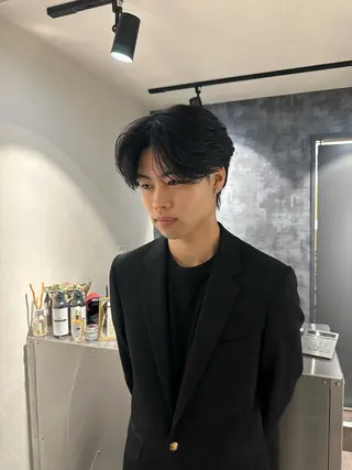 ミディアム パーマ メンズ SALOWIN 原宿 iori所属・🌟原宿指名No.1 センターパート⭐️のヘアスタイル