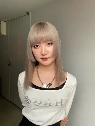 ミディアム カラー ヘアアレンジ mina 🌷のヘアスタイル